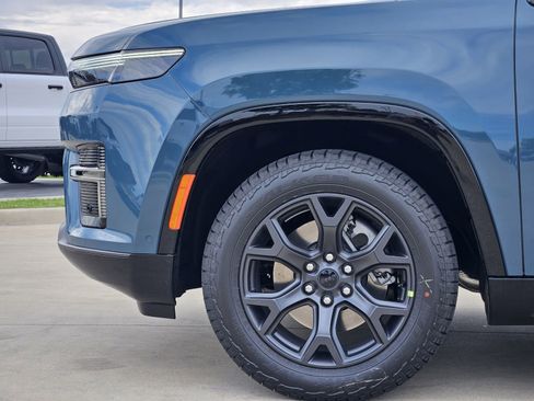 New 2026 Jeep Grand Wagoneer 4WD image 11