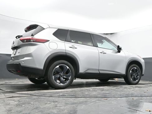 Used 2024 Nissan Rogue SV image 49