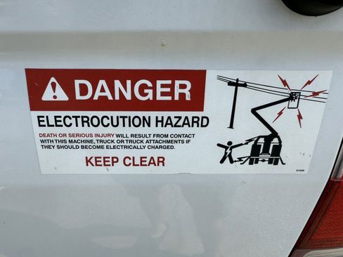 Used 2016 Mercedes-Benz Sprinter 3500 image 19