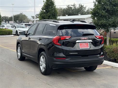 Used 2021 GMC Terrain SLE w/ Driver Convenience Package image 5