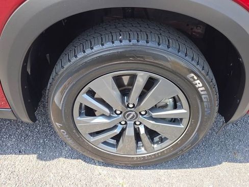 Used 2025 Nissan Pathfinder SV FWD image 17
