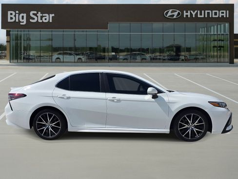 Used 2023 Toyota Camry SE w/ Convenience Package AWD/4WD image 5