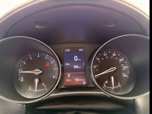 Used 2021 Toyota C-HR LE image 19