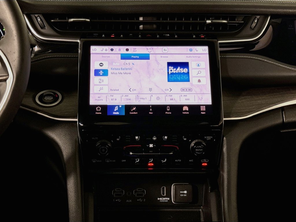 Used 2023 Jeep Grand Cherokee 4WD 4xe w/ Luxury Tech Group II image 14