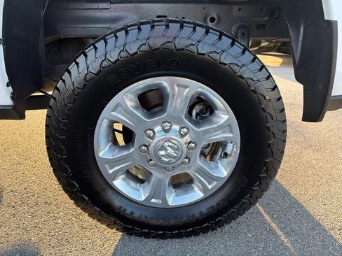 Used 2022 RAM 2500 Big Horn w/ Level 1 Equipment Group AWD/4WD image 12