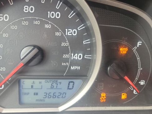 Used 2013 Toyota RAV4 LE image 33