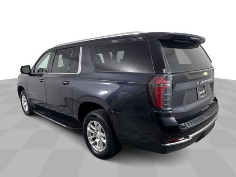 Used 2025 Chevrolet Suburban LT AWD/4WD image 6