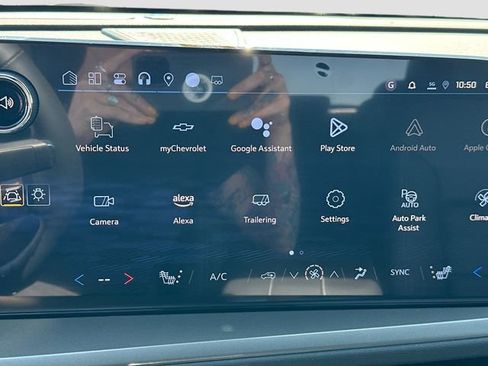 New 2025 Chevrolet Traverse LT w/ Enhanced Driving Package image 14