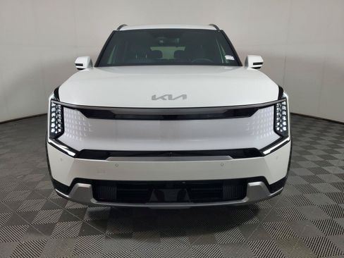 Used 2024 Kia EV9 Land AWD/4WD image 2