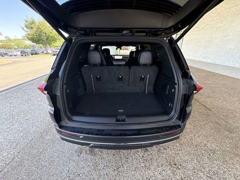 Certified 2025 Buick Enclave Preferred AWD/4WD image 26