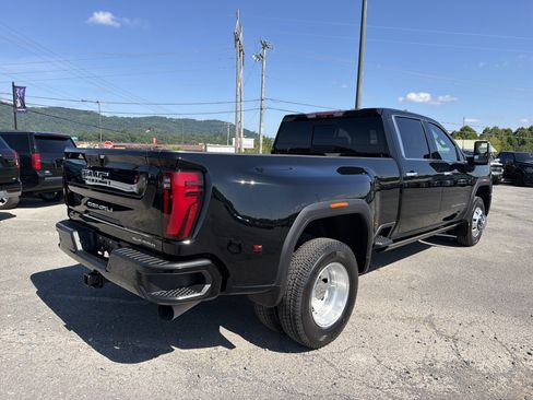 Used 2025 GMC Sierra 3500 Denali Ultimate AWD/4WD image 4