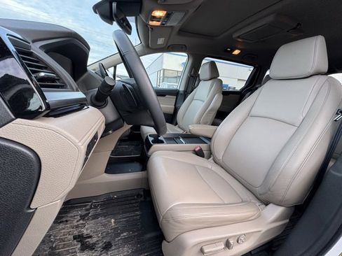Used 2023 Honda Odyssey Touring image 14