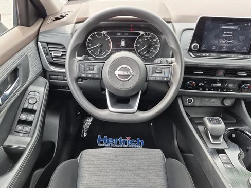 Used 2023 Nissan Rogue SV AWD/4WD image 8