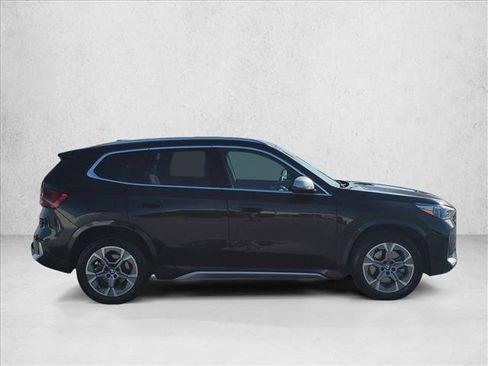 Certified 2023 BMW X1 xDrive28i w/ Convenience Package AWD/4WD image 4