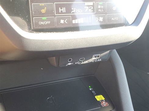 Used 2025 Subaru Forester Premium image 30