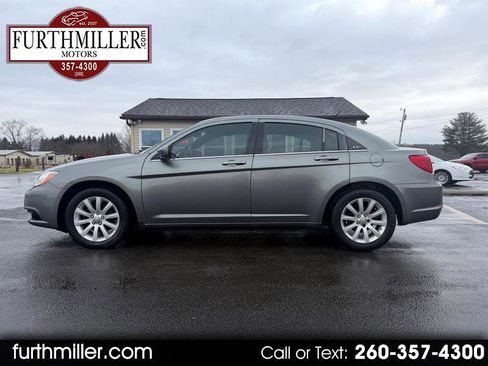 Used 2013 Chrysler 200 Touring image 1