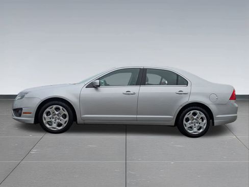 Used 2010 Ford Fusion SE image 3