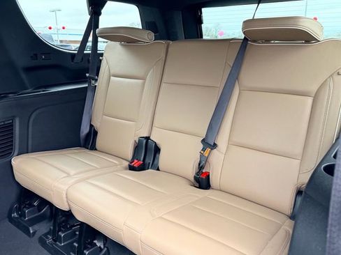 Used 2024 Chevrolet Suburban Premier RWD image 13