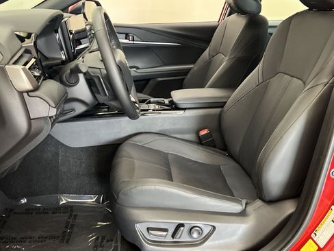 Used 2025 Toyota Camry XSE AWD/4WD image 12