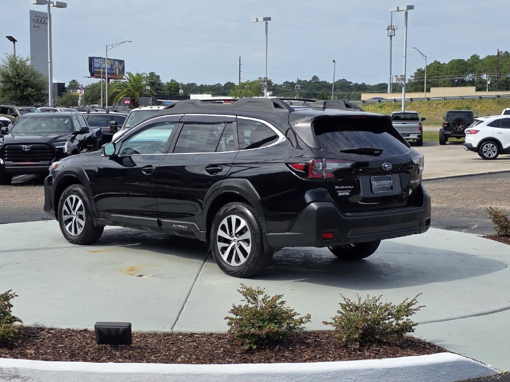 Used 2024 Subaru Outback Premium AWD/4WD image 4