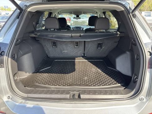 Used 2023 Chevrolet Equinox LT w/ Driver Convenience Package image 26