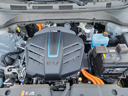 Certified 2023 Hyundai Kona SE image 25