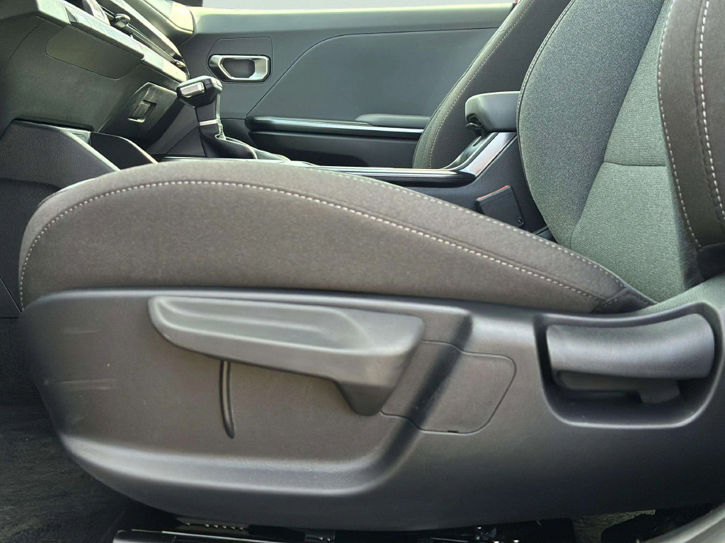 Certified 2025 Kia K4 FWD image 28