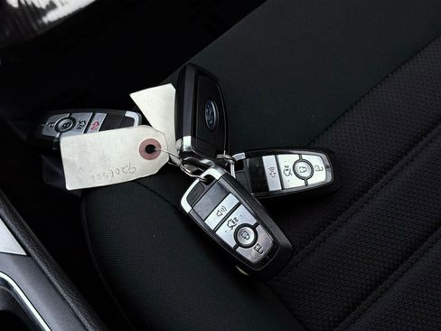 Used 2020 Ford Fusion SE image 42