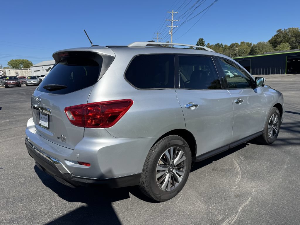 Used 2018 Nissan Pathfinder SL FWD image 4
