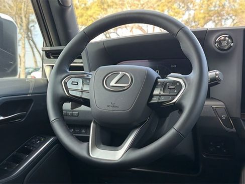 Used 2026 Lexus GX 550 w/ Cold Area Package image 37