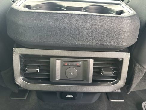Used 2026 Ford F250 Platinum w/ FX4 Off-Road Package AWD/4WD image 26