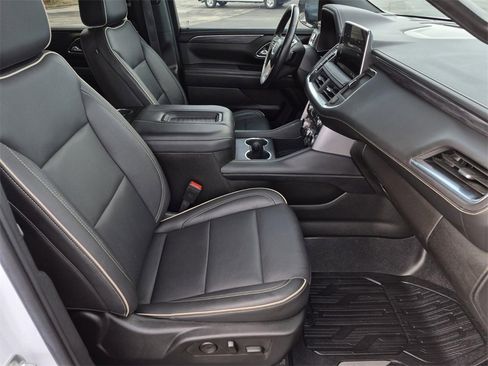 Used 2021 GMC Yukon SLT image 13
