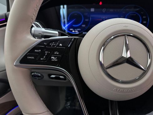 Used 2023 Mercedes-Benz EQS 580 4MATIC Sedan image 13