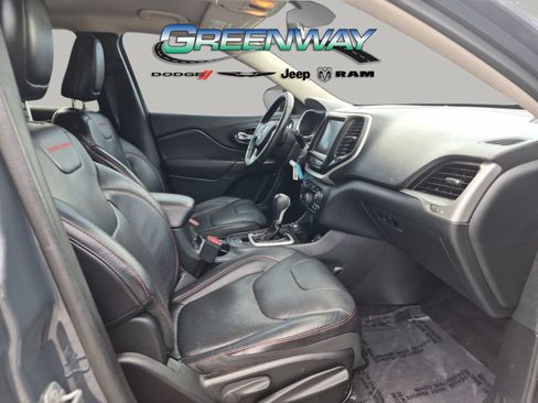 Used 2016 Jeep Cherokee Trailhawk w/ Leather Interior Group AWD/4WD image 11
