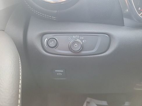 Certified 2023 Chevrolet Blazer LT w/ Convenience Package image 10