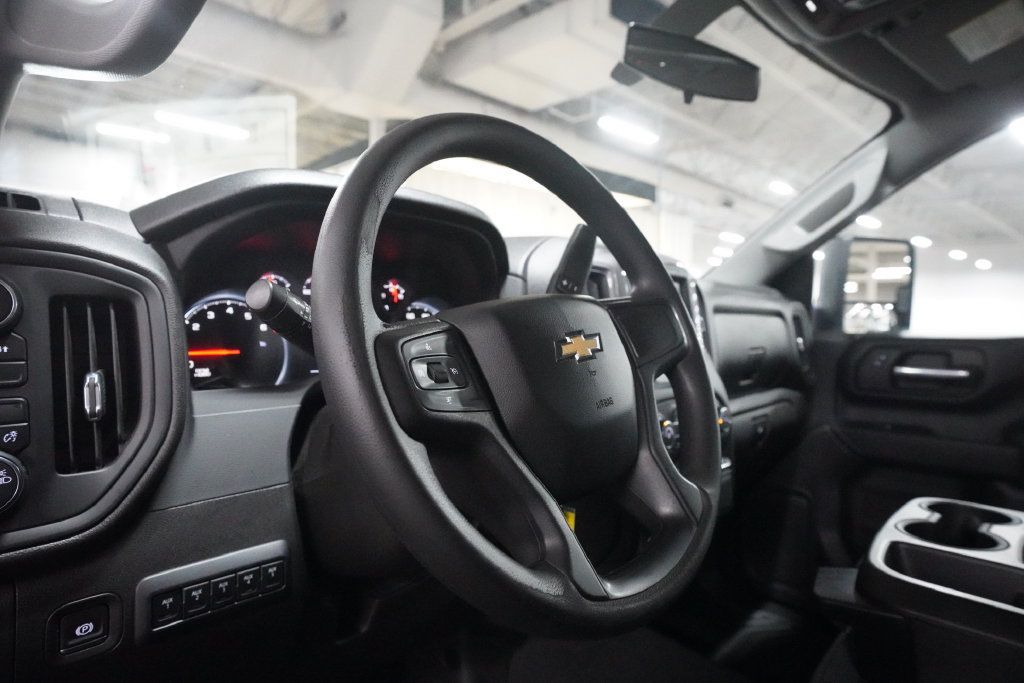 Used 2022 Chevrolet Silverado 2500 Custom w/ Custom Convenience Package AWD/4WD image 8