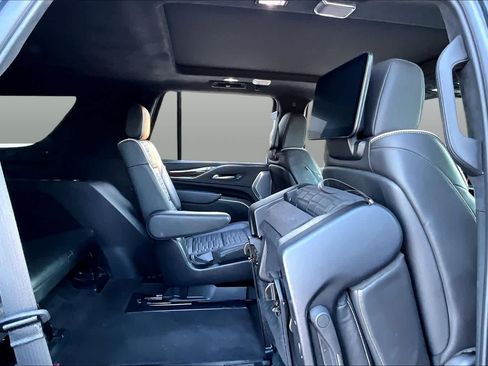 Used 2024 Cadillac Escalade Sport Platinum w/ LPO, ONYX Package AWD/4WD image 18