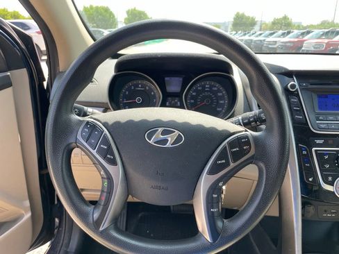 Used 2016 Hyundai Elantra GT FWD image 12
