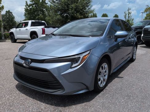 Certified 2025 Toyota Corolla LE FWD image 2