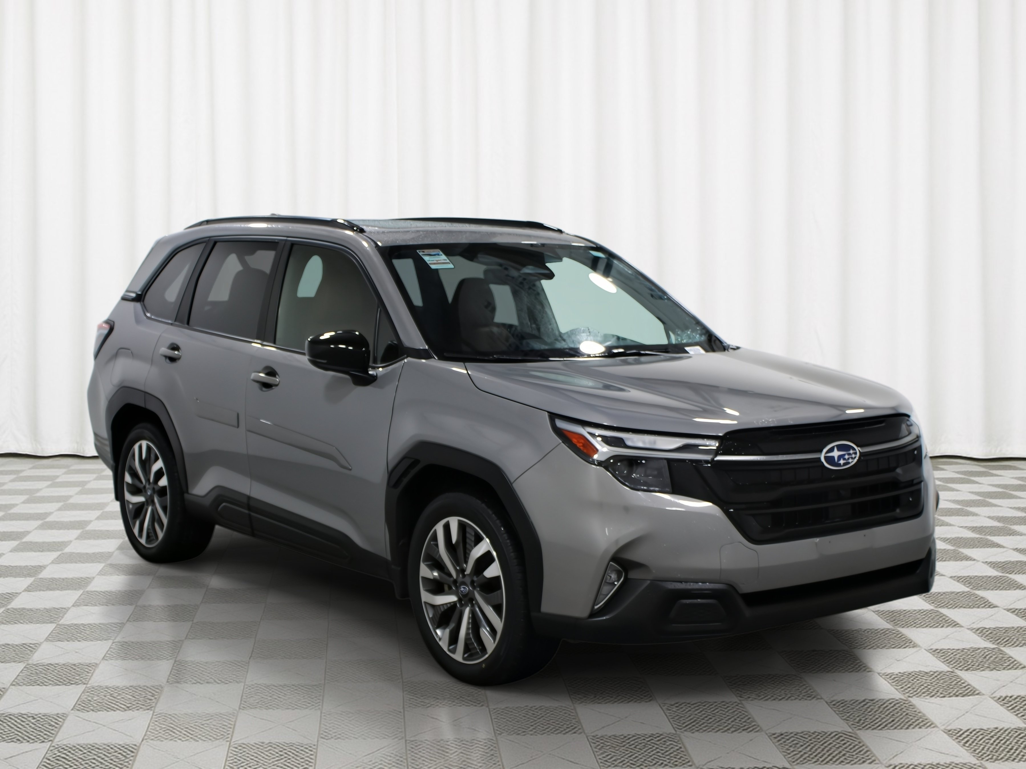 Used 2025 Subaru Forester Touring w/ Popular Package - Touring AWD/4WD image 1
