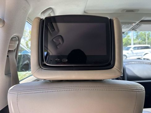 Used 2022 Nissan Armada Platinum w/ Captain's Chairs Package RWD image 17