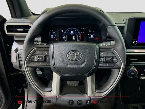 New 2026 Toyota 4Runner SR5 AWD/4WD image 12