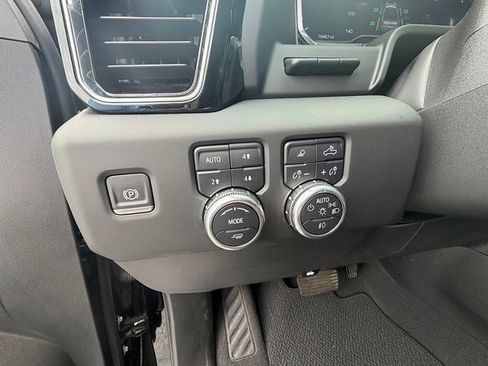 Used 2024 GMC Sierra 1500 Denali w/ Technology Package AWD/4WD image 37