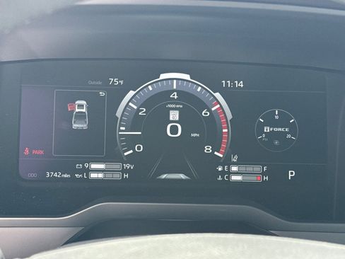Certified 2025 Toyota Tundra Limited AWD/4WD image 32