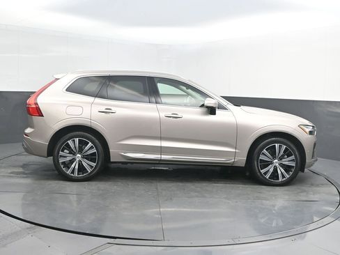 Used 2023 Volvo XC60 B5 Plus image 8