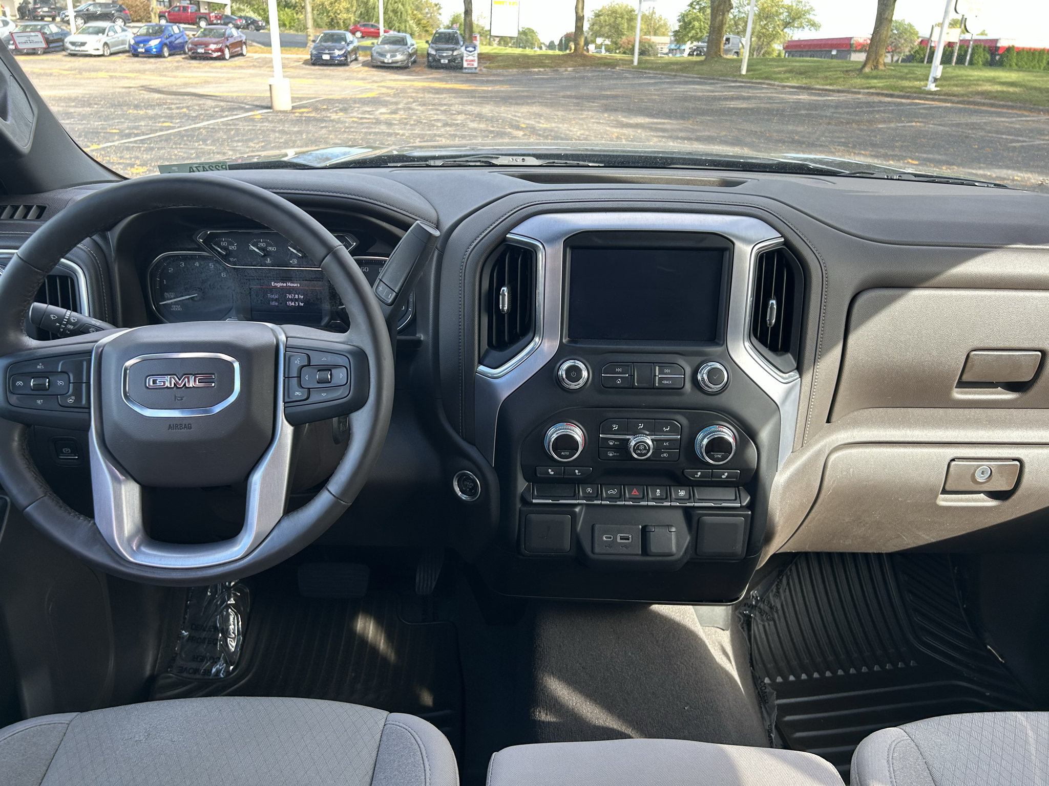 Used 2020 GMC Sierra 1500 SLE w/ SLE Value Package AWD/4WD image 9