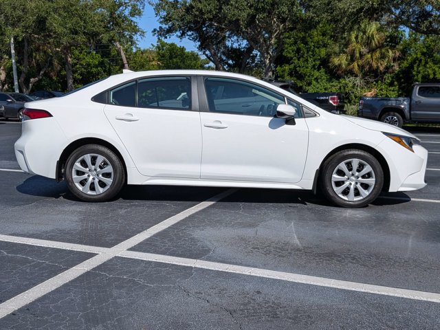 New 2027 Toyota Corolla LE FWD image 2