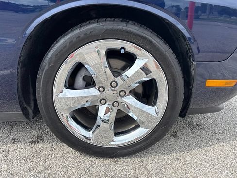 Used 2013 Dodge Challenger SXT w/ Super Sport Group RWD image 3