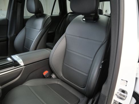 Certified 2026 Mercedes-Benz GLC 300 4MATIC image 3