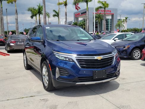 Used 2022 Chevrolet Equinox LT FWD image 2
